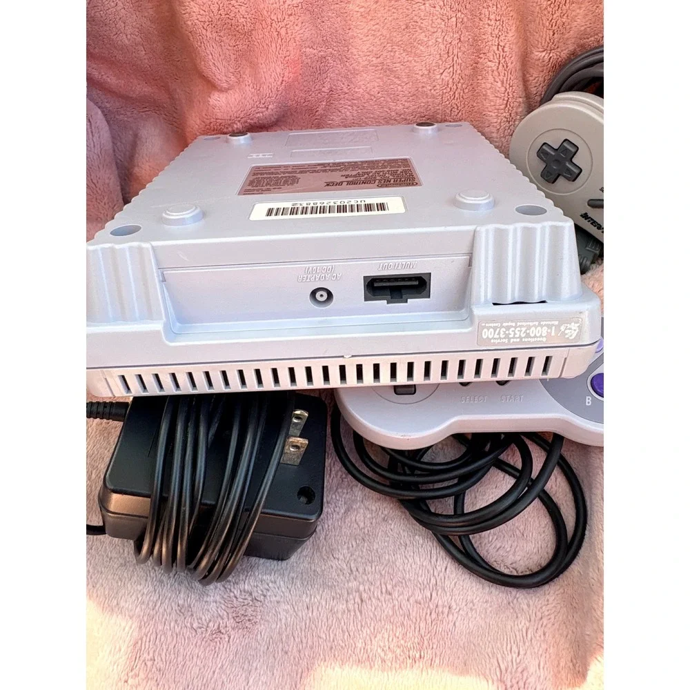 Nintendo SNES Super Nintendo Console SNS-101 2 Controllers AC Adapter TESTED